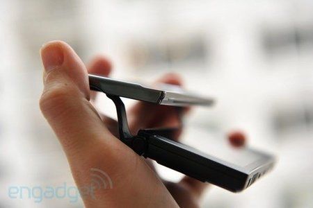 kyocera-echo-hinge.jpg