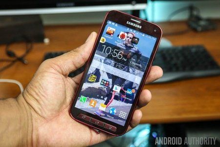 Samsung-Galaxy-S5-Sport-Review-Burgundy-11-710x473.jpg