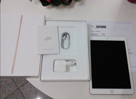 iPad Air 2 Gold.jpg