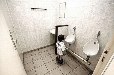 Boy-in-the-toilet.jpg