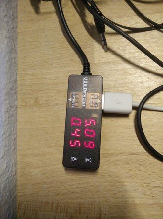 nicht original Kabel an NoName Ladegerät.jpg