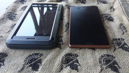 Z3Case_noCase.jpg