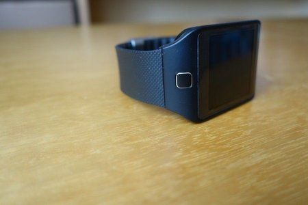 Gear 2 neo black - 4.jpg
