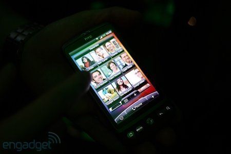 htcdesirehands11.jpg htcdesirehands11.jpg