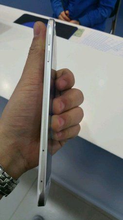 Samsung-Galaxy-A8-03.jpg