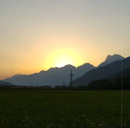 20150718_203021_Sonnenuntergang_Nikolei_Inntal_Westen_zentriert2_HDR.jpg