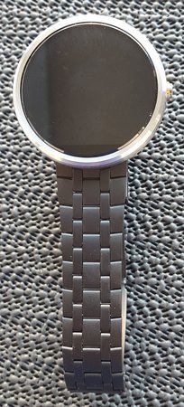 Moto 360_Pebble.jpg