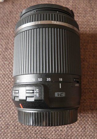 Tamron200_Seite.jpg