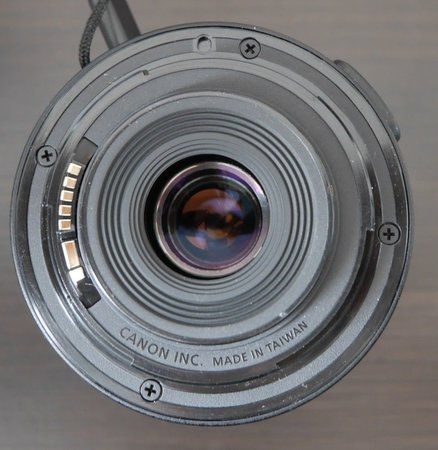 Canon18-55_Unten.jpg