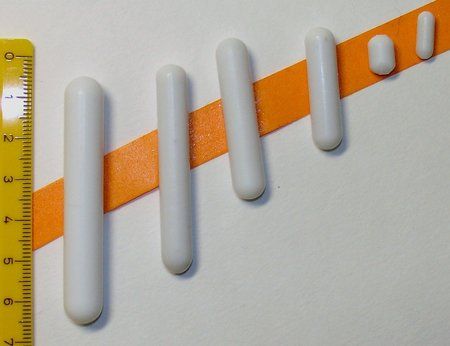 220px-Magnetic_stirring_bars_aligned.jpg