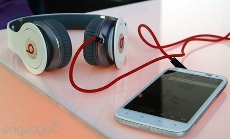 sensationxlhandson18-1317907899.jpg sensationxlhandson18-1317907899.jpg
