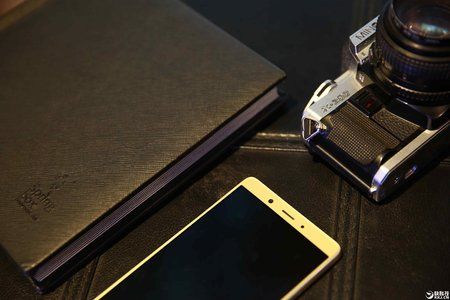ZTE-Nubia-X8-promo-images-4.jpg