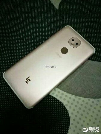 LeEco-dual-cameras-1.jpg