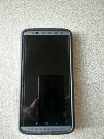 Axon 7 mit Glasfolie.jpg