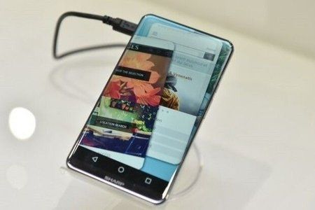 The-Sharp-Corner-R-is-a-concept-phone-with-a-bezel-less-curved-edge-display.jpg