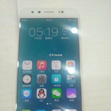 Images-of-the-Vivo-X9-and-its-dual-front-facing-cameras-appear.jpg