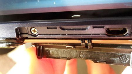 acer_sd_slot.jpg