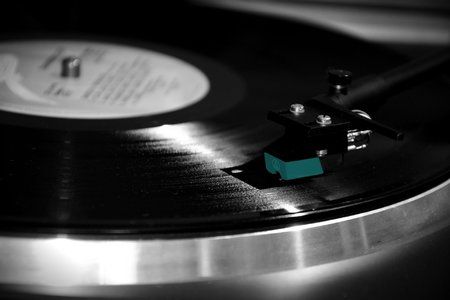 turntable-1208177_1920.jpg