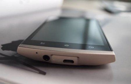 philips-w920-android-keys.jpg