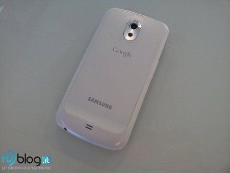 galaxy-nexus-white-1.jpg