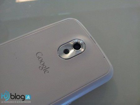galaxy-nexus-white-7.jpg