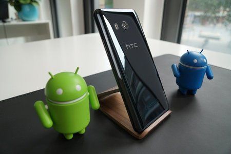 HTC U11 von hinten.jpg