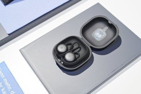 pixel buds.jpg