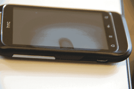 HTC-Wildfire-S-Fleck-auf-Display-120130.png