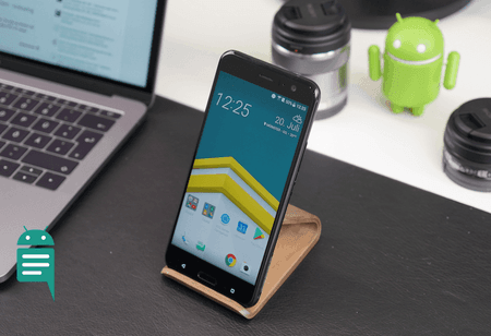 HTCU11Front.png