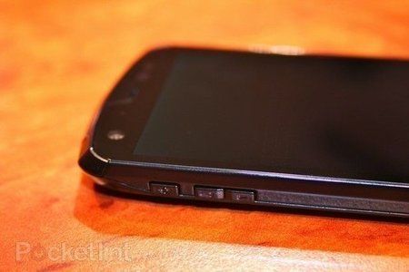 fujitsu-quad-core-pictures-hands-on-6.jpg