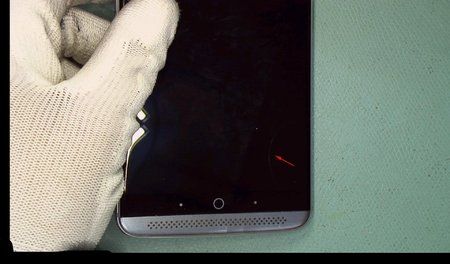 ZTE Axon 7.jpg