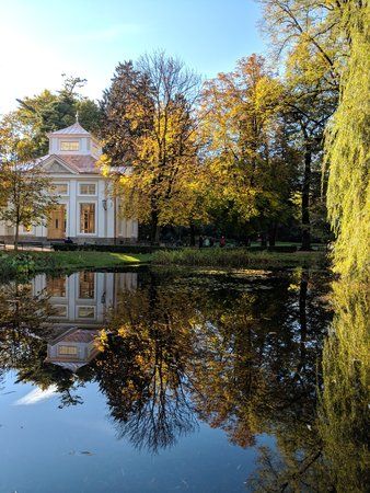 Hofgarten_Üavillion_Herbst.jpg