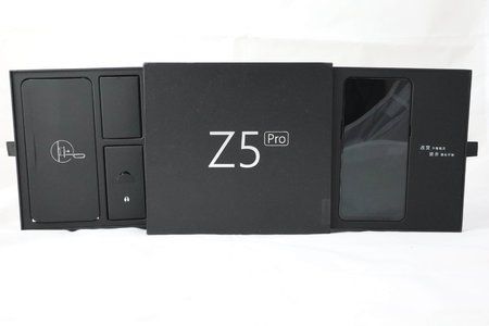 Z5 Pro Packung 2.JPG