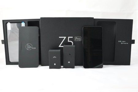 Z5 Pro Packung 3.JPG