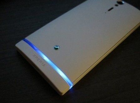sony-xperia-s-blau.jpg