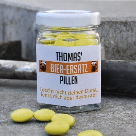 Bier-Ersatz-Pillen-aus-der-lustigem-Apotheke-mit-Name-und-Wunschtext_600x600.jpg