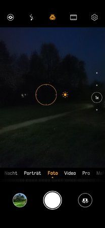 Screenshot_20190409_212157_com.huawei.camera.jpg