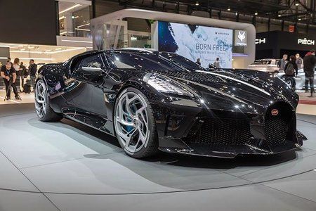 bugatti-la-voiture-noire-gims-2019-le-grand-saconnex-gims0951-.jpg