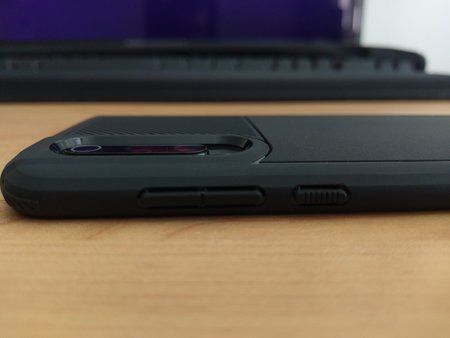 spigen_2.jpg