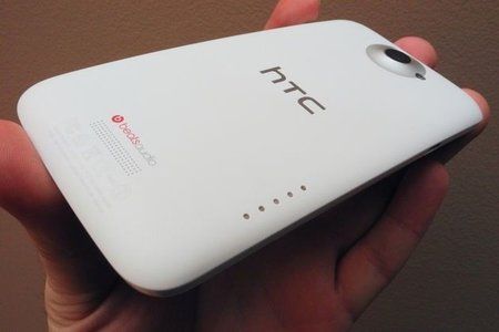 htc-customers-prefer-thin-phones-to-better-battery-life_pthn-_0.jpg