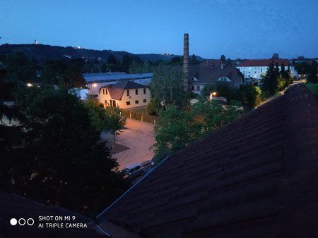 stock hdr.jpg
