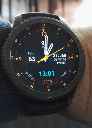 Gear S3 Orange Watchface.jpg