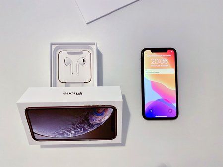 3iphone.jpg