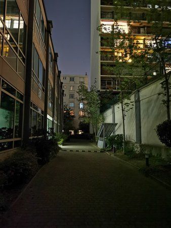 NightModeWellWest_HuaweiMate30Pro-1.jpg
