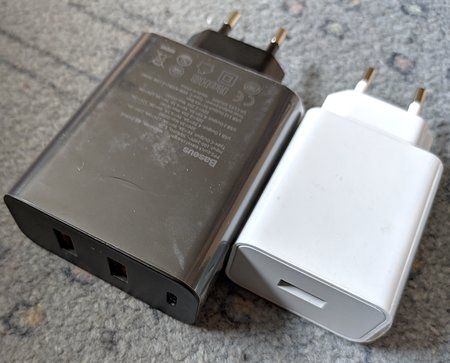 Baseus BS-EU910 vs. Xiaomi 18W.jpg