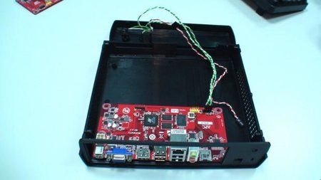 24233_1_via_introduces_amazing_49_apc_android_computer_we_go_hands_on.jpg