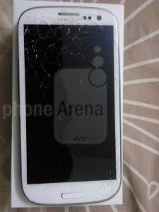 samsung-galaxy-s3-mit-gorilla-glass-2-ist-nicht-unzerstörbar-225x300.jpg