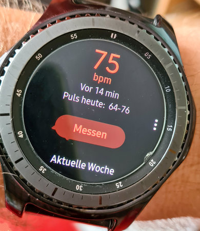 Uhr 1.jpg