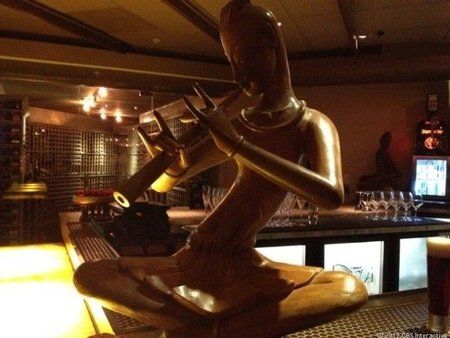 iPhone4S_FluteStatue_610x458.jpg