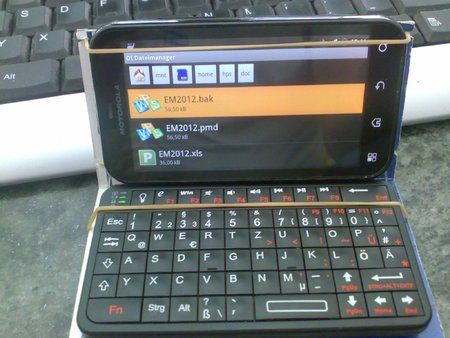 RiiBluetoothKeyboardWithDEFY01.jpg